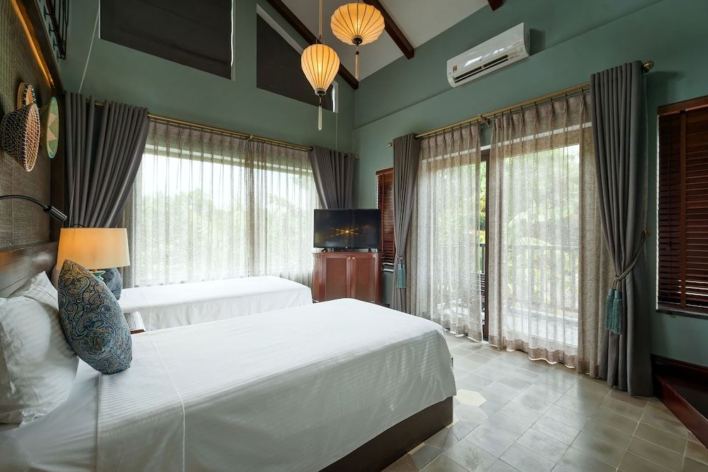 Duplex Suite, Balcony