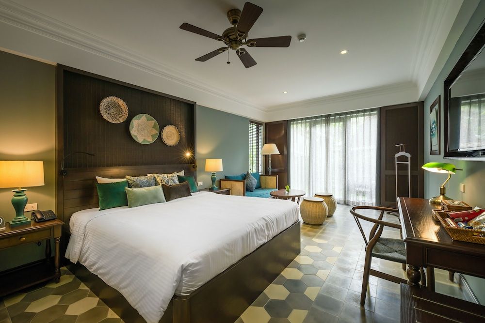Suite, Balcony