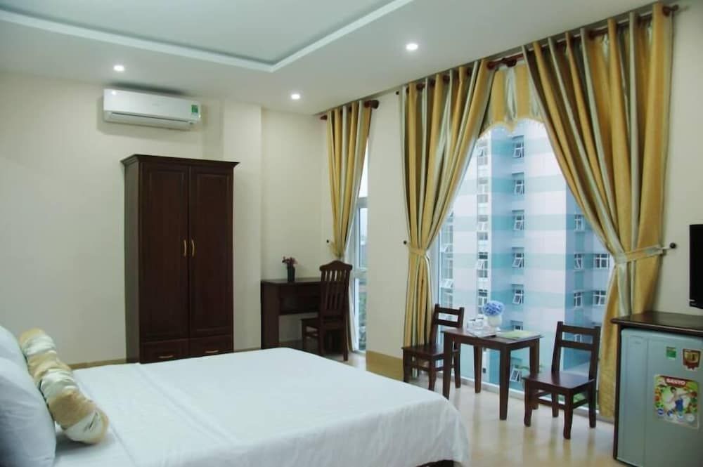 Huong Binh Hotel Da Nang Deluxe Room, 1 Double Bed, City View 2