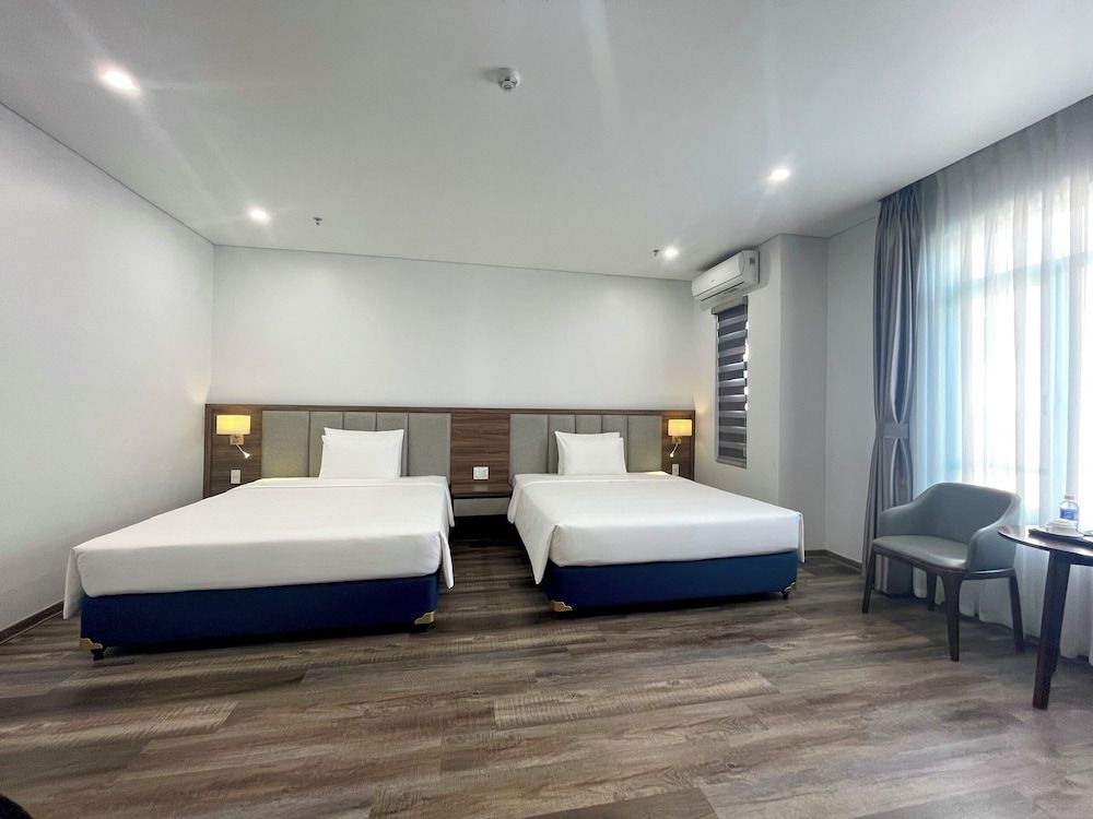 undefined Central Halong Hotel 4