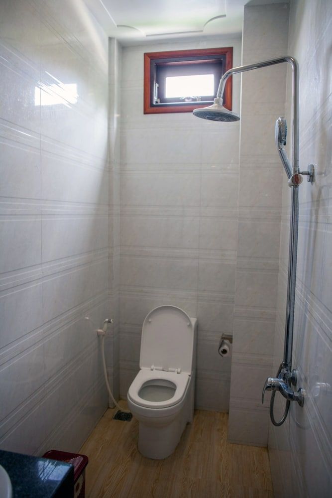 Trieu Khang Hotel Standard Room 5