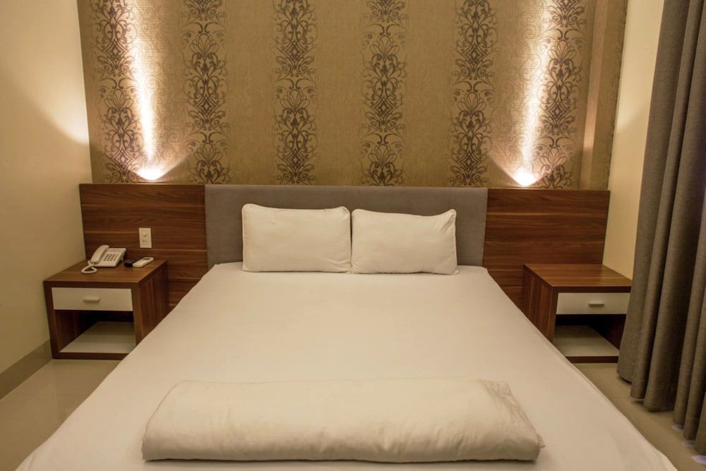 Trieu Khang Hotel Standard Room 2