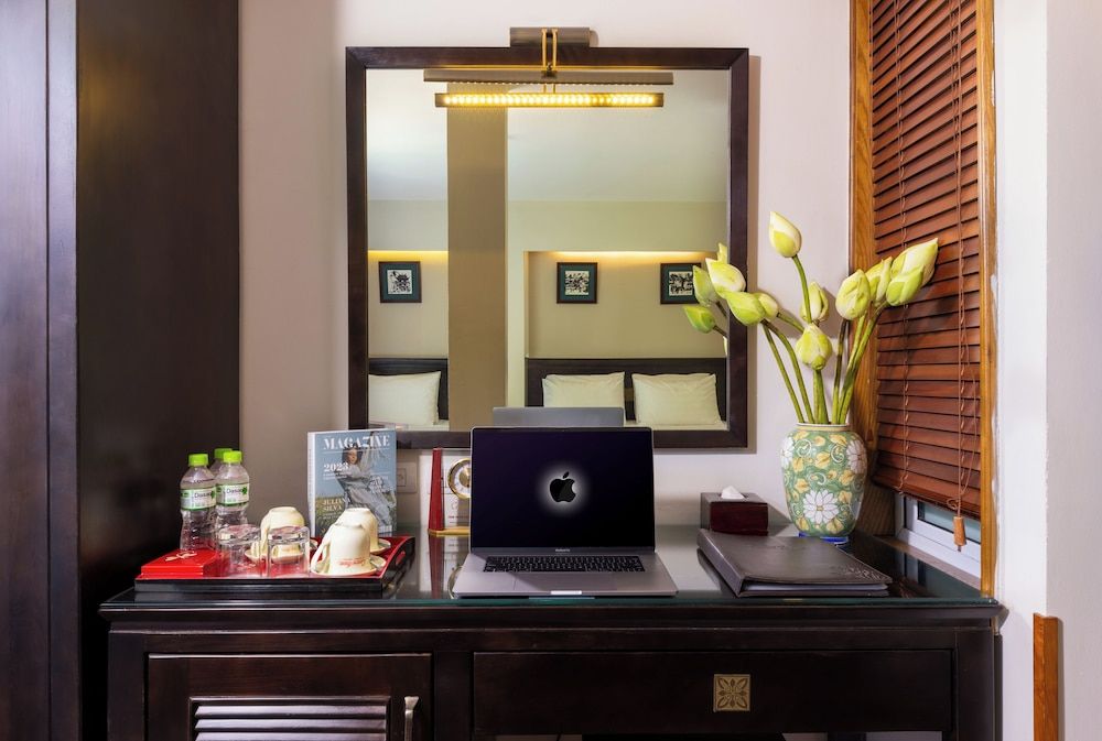 Centre Point Hanoi Hotel Deluxe Triple Room 4