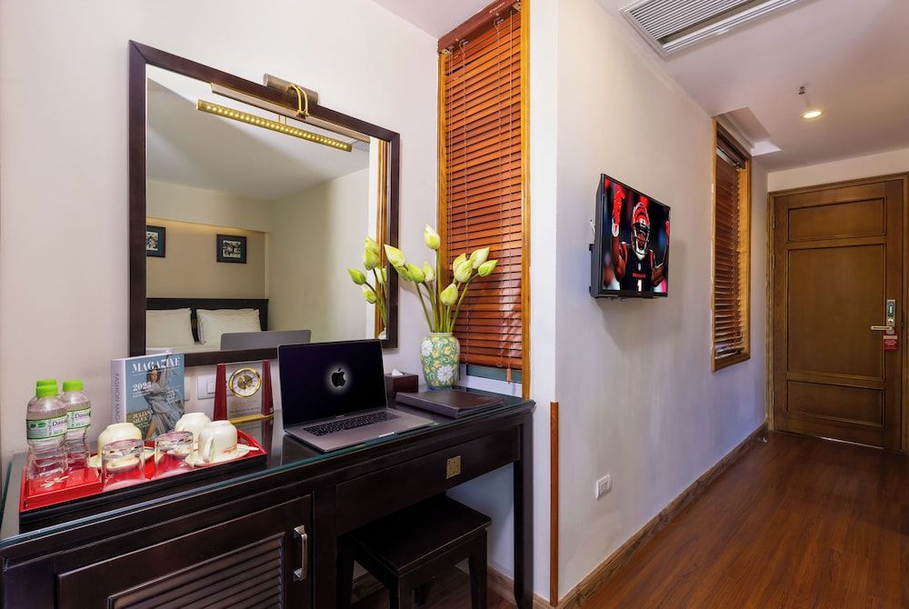 Centre Point Hanoi Hotel Deluxe Triple Room 5