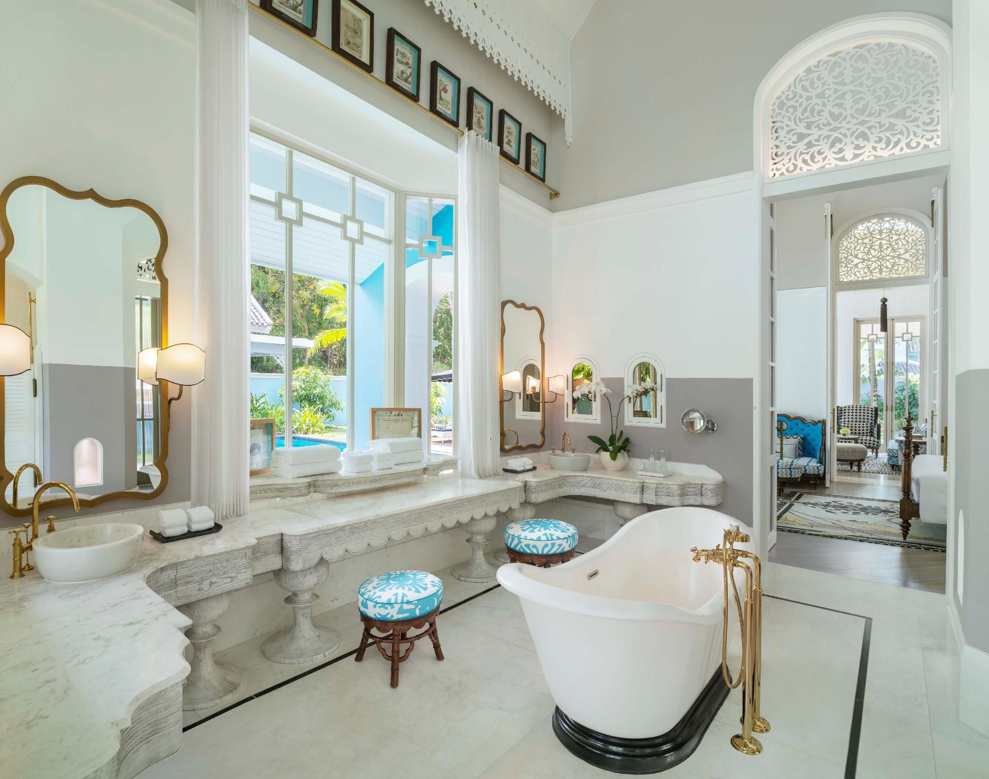 Lamarck House, 7 Bedroom Residence, Seafront, Beach front, Private pool, Terrace