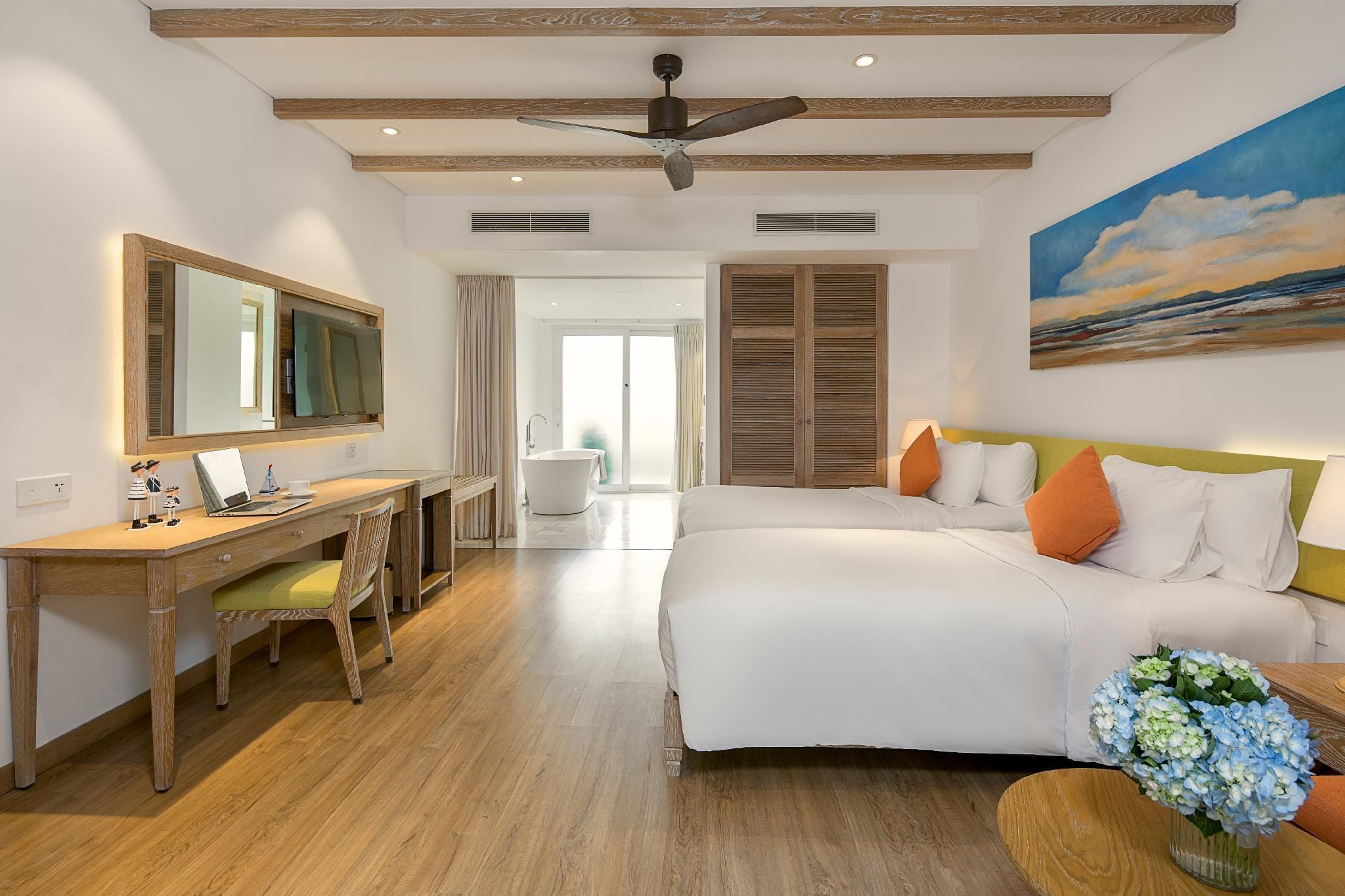 Junior Suite Twin Balcony