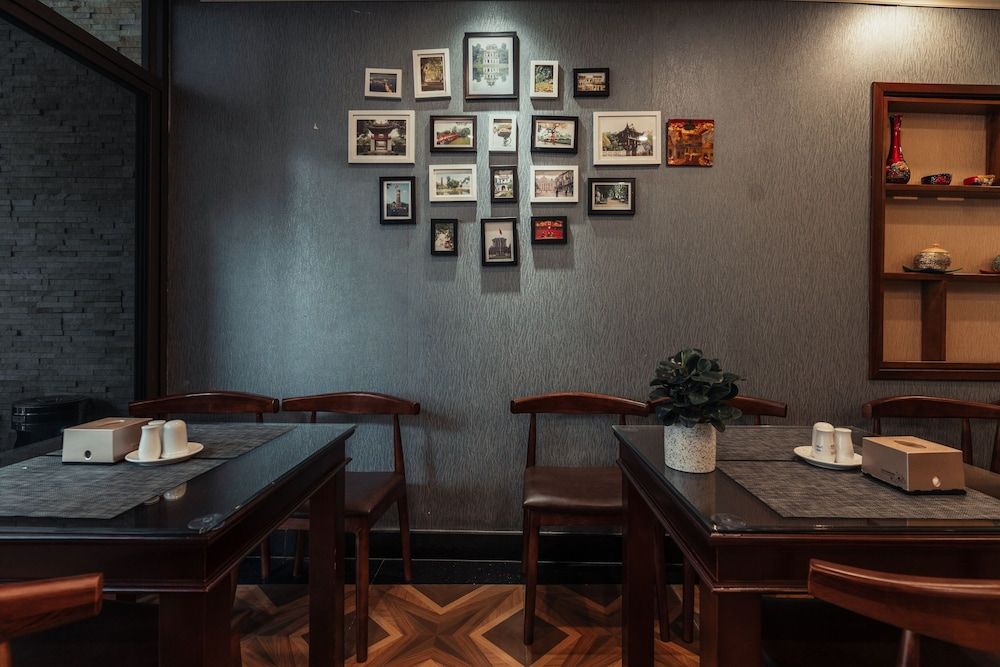 undefined Le Foyer Hotel 6