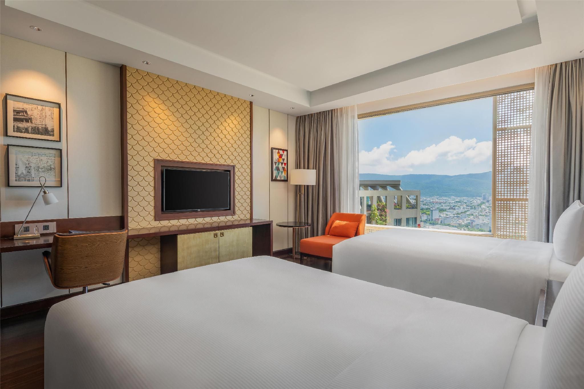 undefined Hilton Da Nang 8
