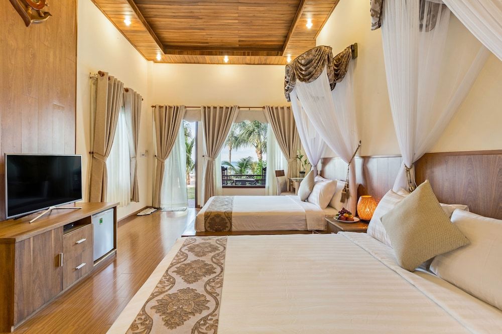 Family Double or Twin Room, Beachfront