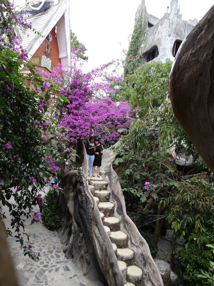 undefined Crazy House 7