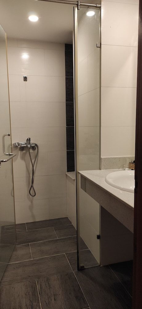 undefined HANZ Huong Mai Hotel 8