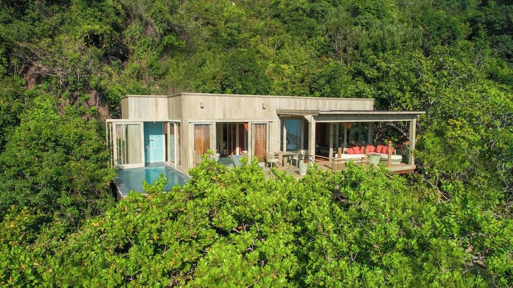 Treetop Pool Villa