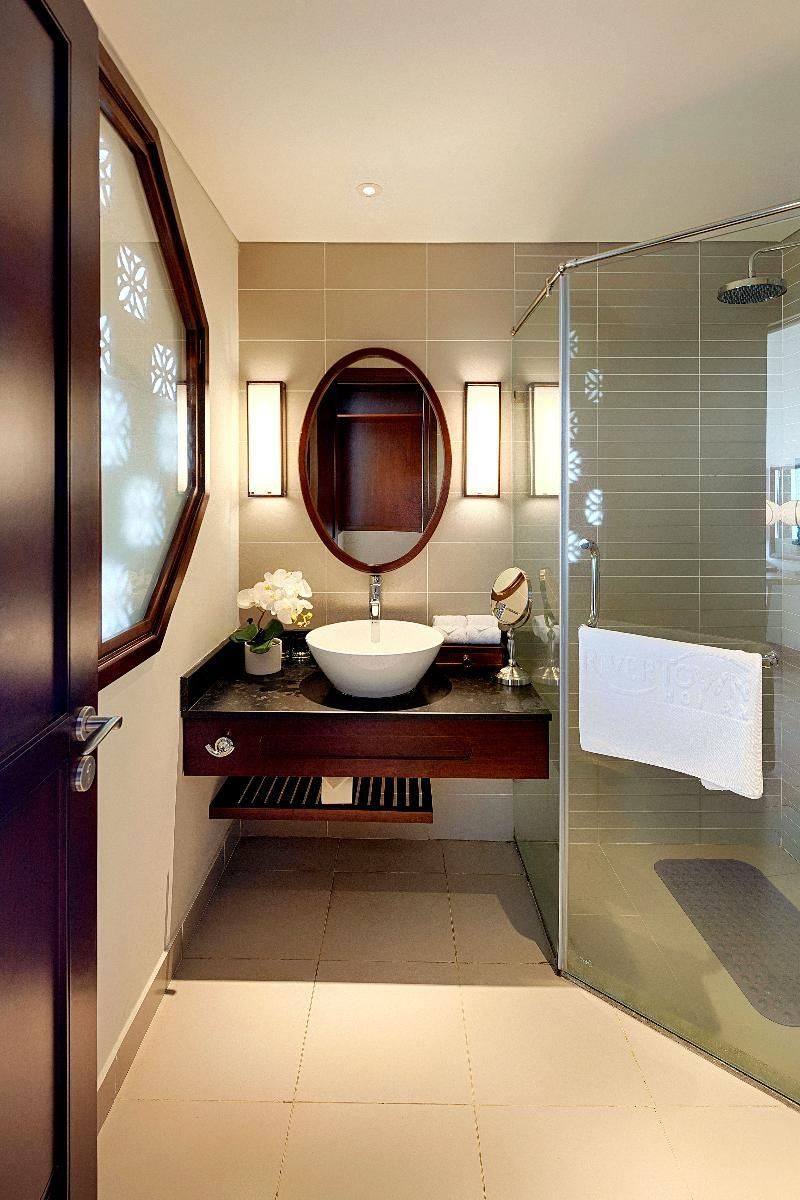 Grand Deluxe River and Town View Twin Room