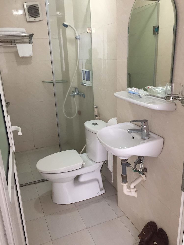 New Hotel II Double Room, 1 Queen Bed 9