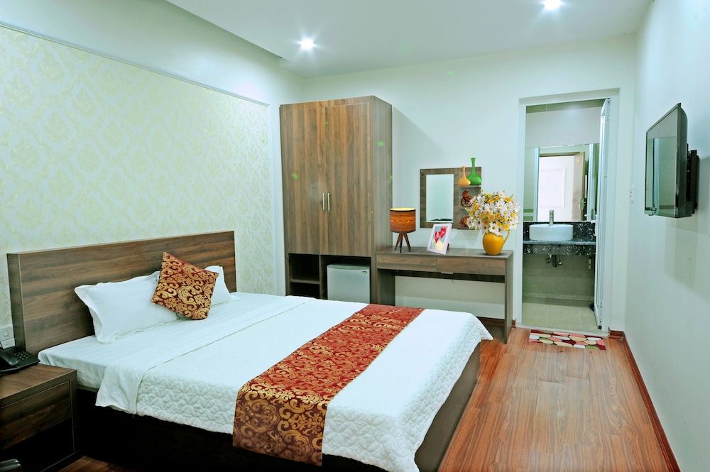 undefined Van Giang Hotel 4