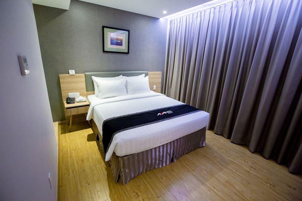 Avanti Hotel Superior Double Room, No Windows 4