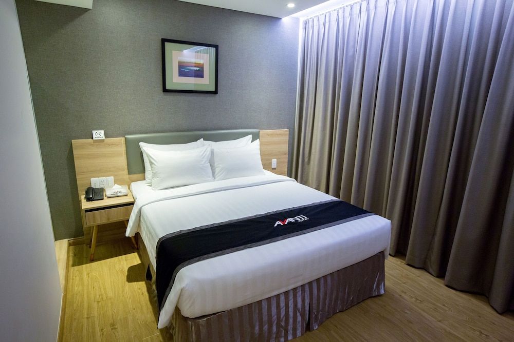 Avanti Hotel Superior Double Room, No Windows 5