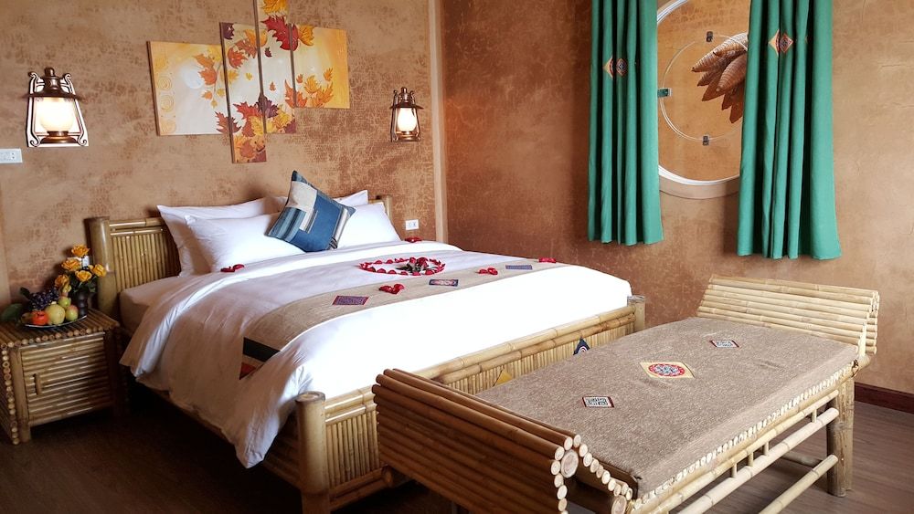 Sapa Clay House - Mountain Retreat Seasonal House, small balcony 3