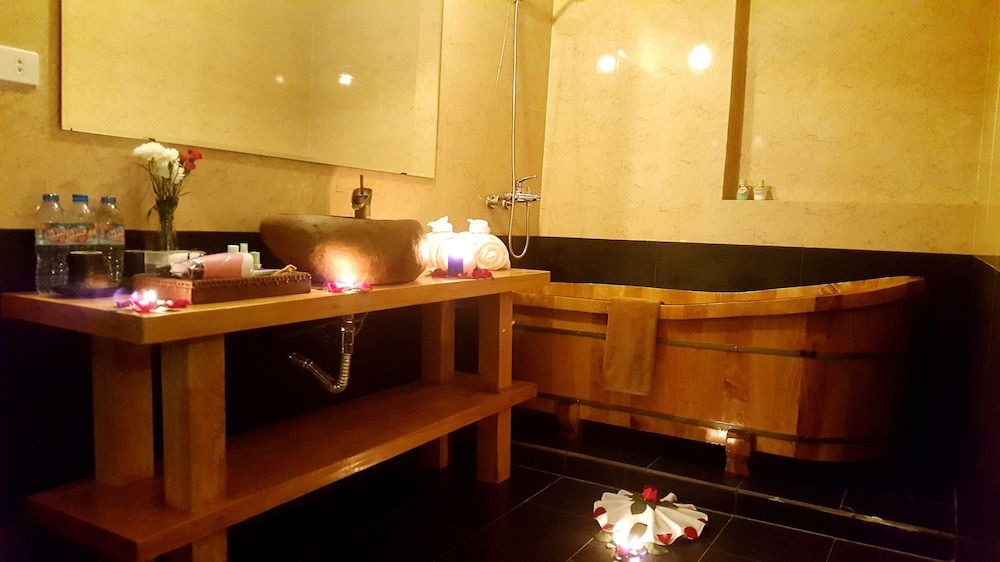 Sapa Clay House - Mountain Retreat Seasonal House, small balcony 6