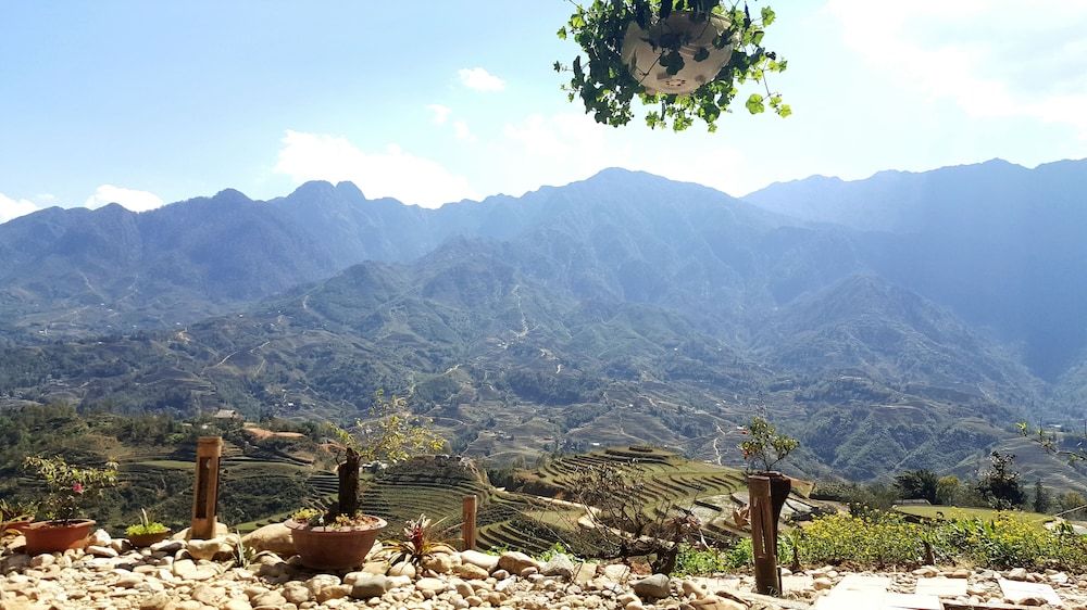 Sapa Clay House - Mountain Retreat Seasonal House, small balcony 4