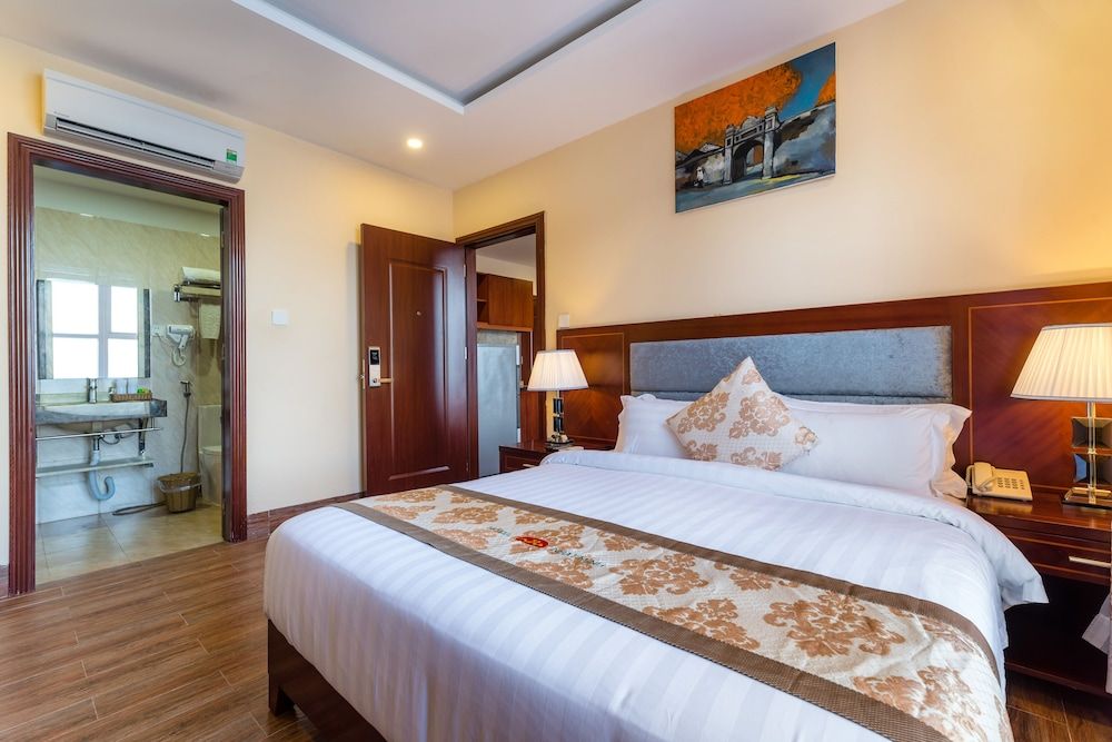 City Apartment, 2 Bedrooms, Sea View