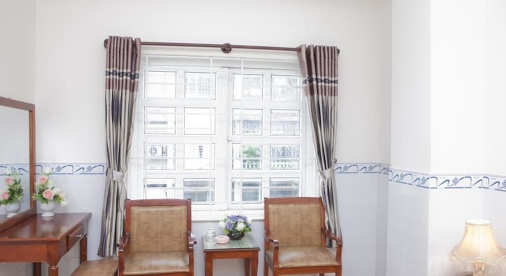 Hung Anh Hotel Superior Double Room 10