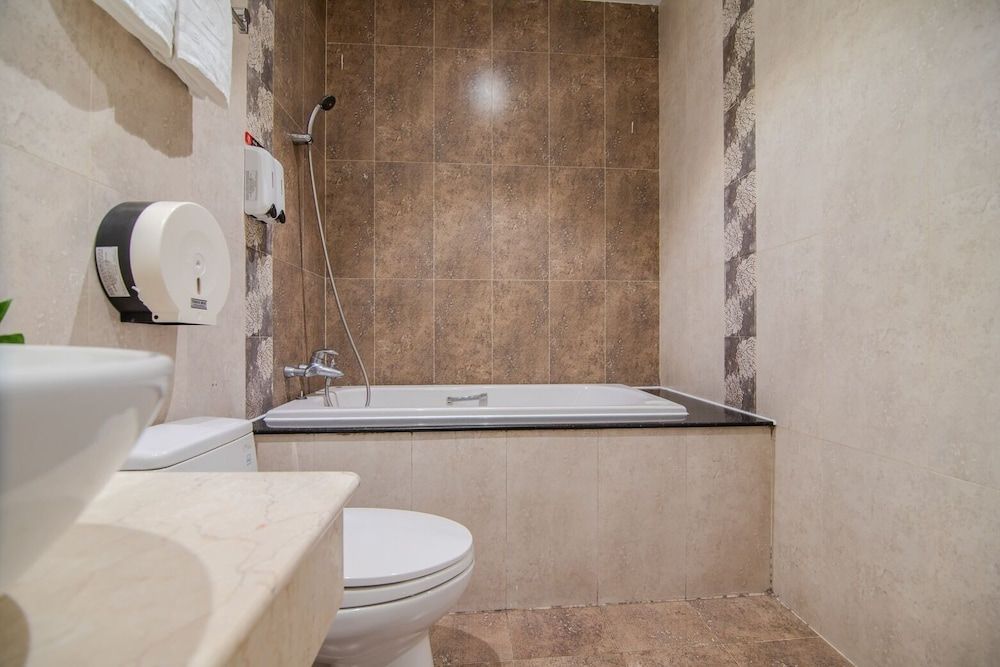 undefined Bin Bin Hotel 6 Near SECC D7 4