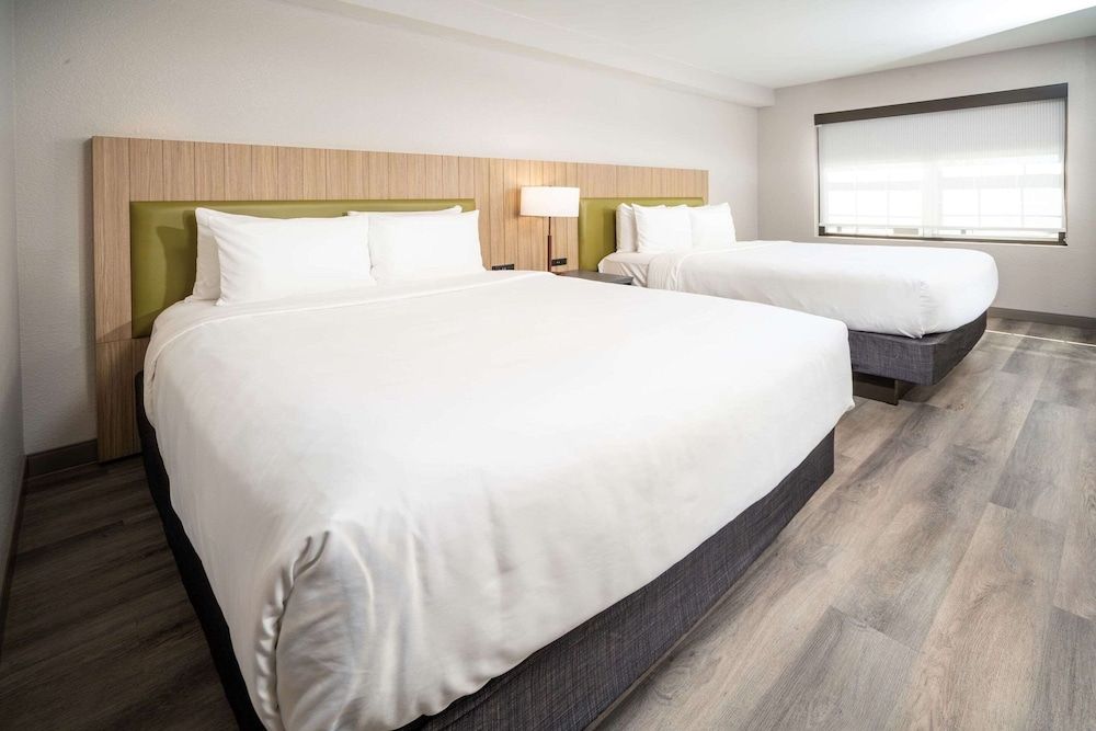 Room, 2 Queen Beds, Non Smoking
