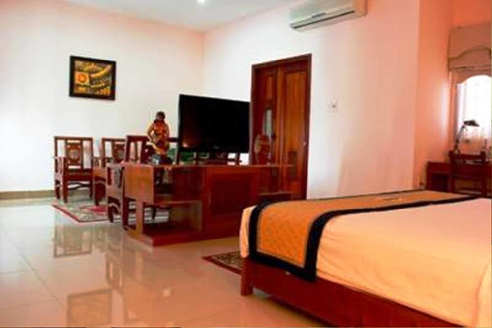Luxury Da Nang Hotel Deluxe Room 3
