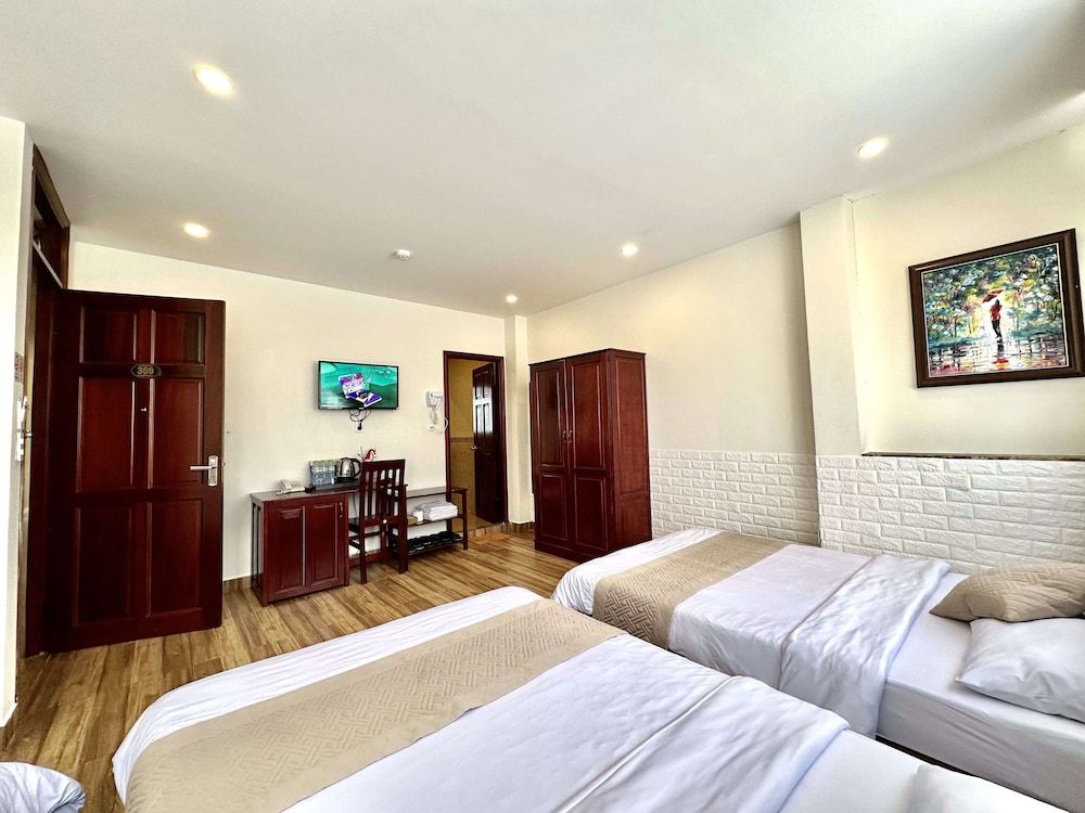 undefined Nam Xuan Premium Hotel 3