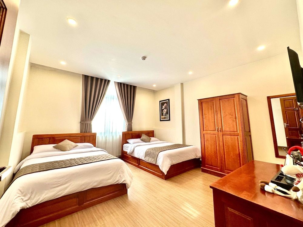 undefined Nam Xuan Premium Hotel 4