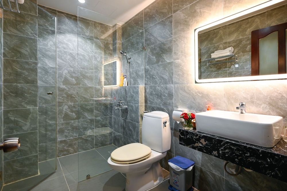 TN Central Hotel Deluxe Double Room 5