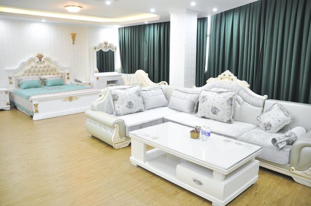 undefined Phoenix Hotel 10