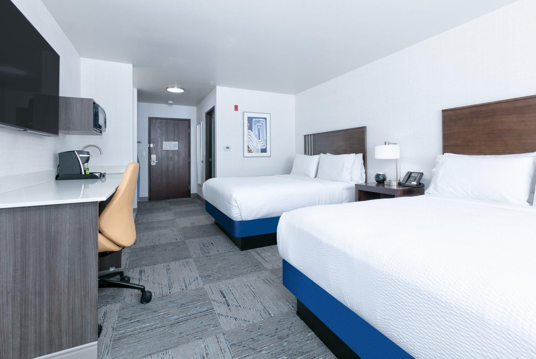 2 Queen Suite