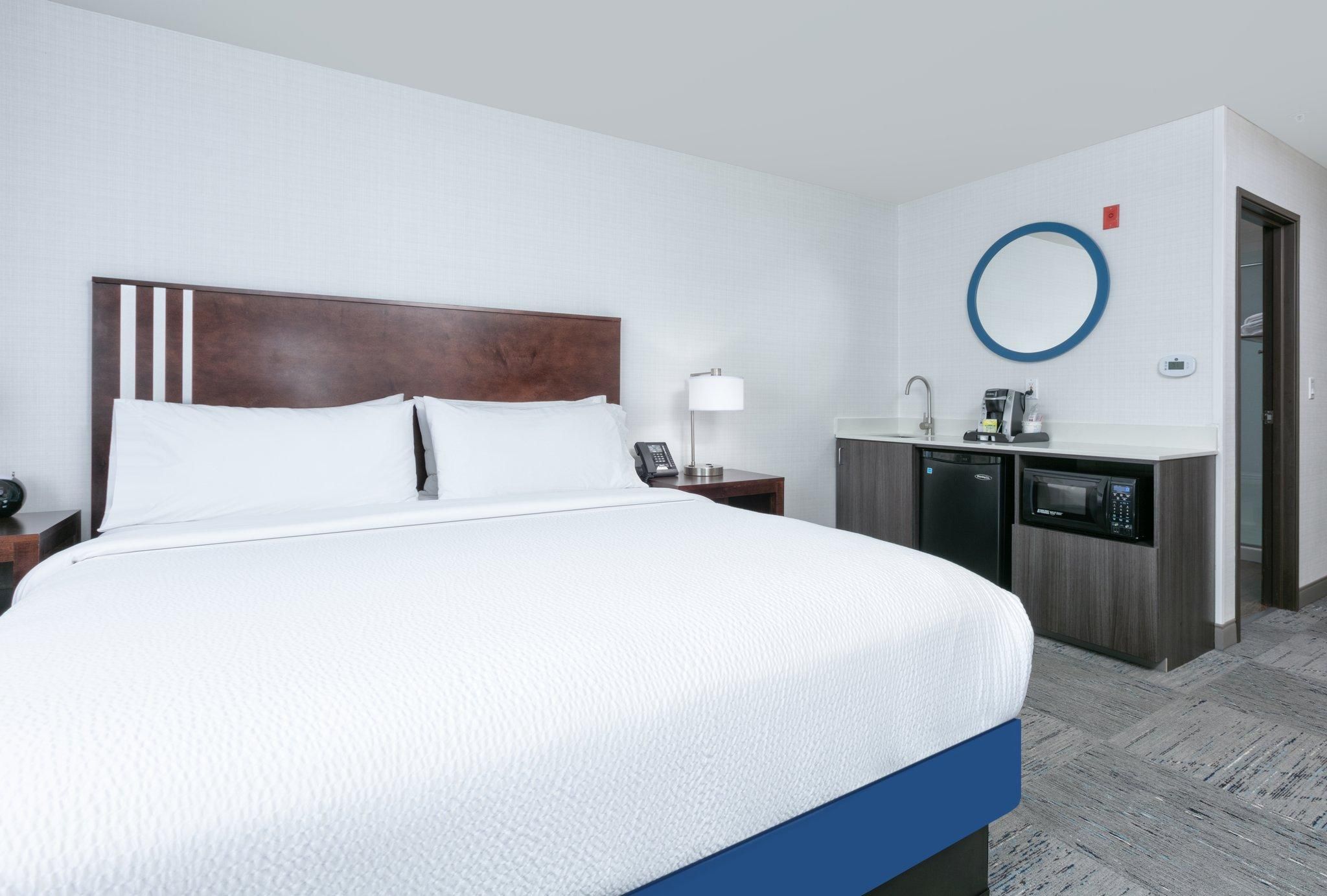 1 King Suite