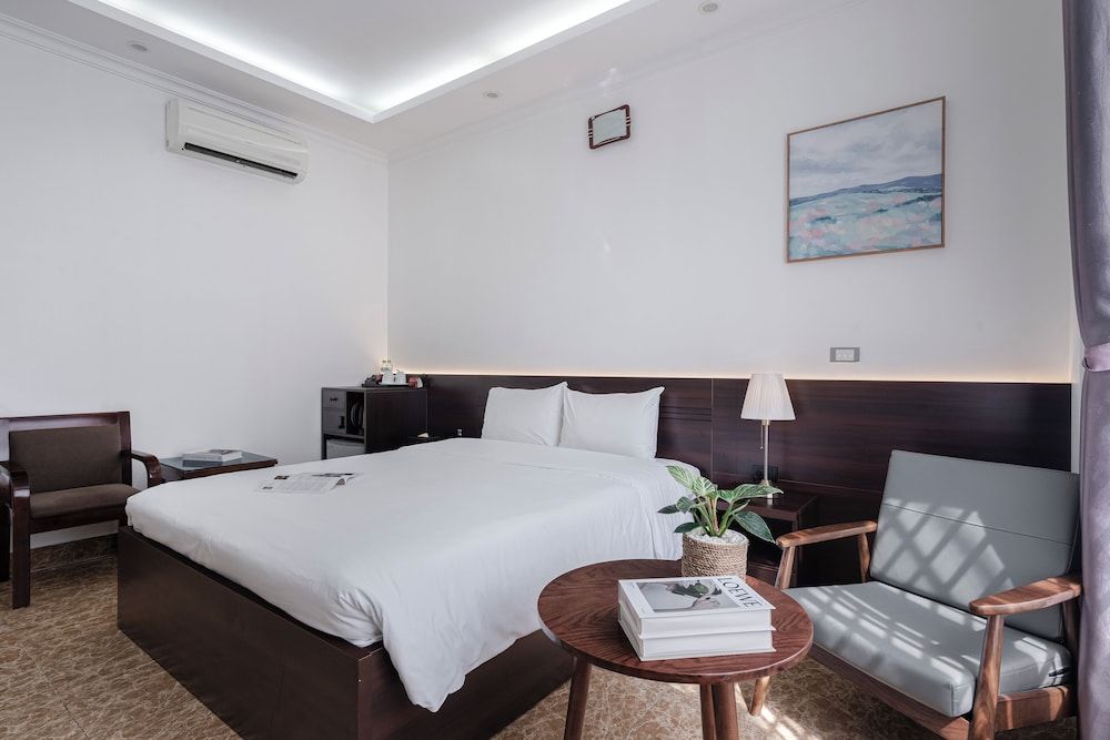 Grace Hotel Ha Noi Luxury Room 3