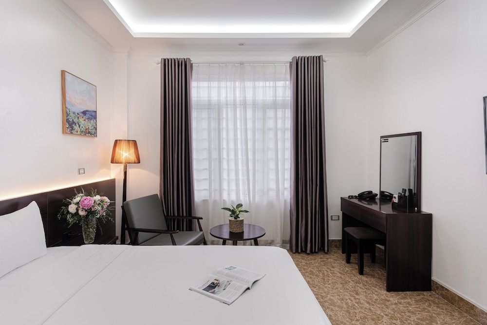 Grace Hotel Ha Noi Luxury Room 7
