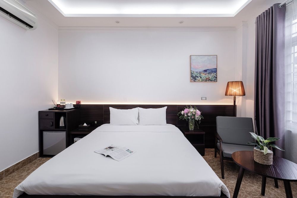 Grace Hotel Ha Noi Luxury Room 2