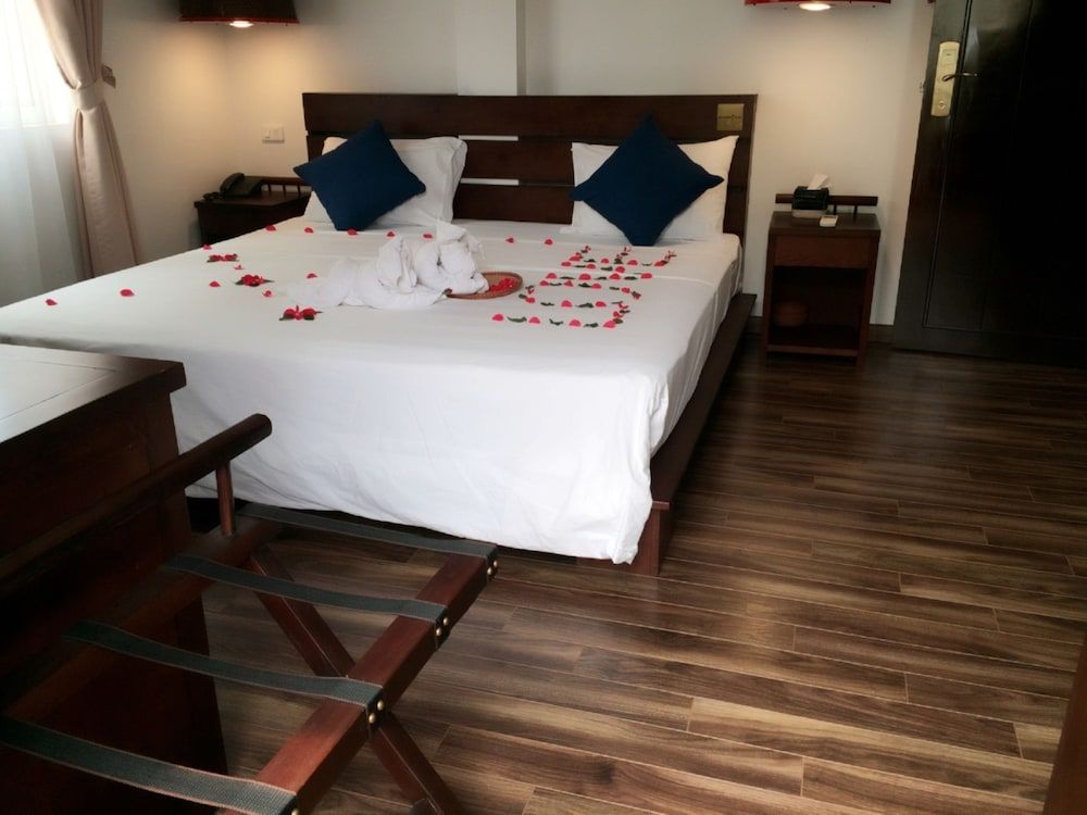 Cinnamon Hotel Hanoi Deluxe Double Room, 1 Double Bed, Non Smoking, City View 3
