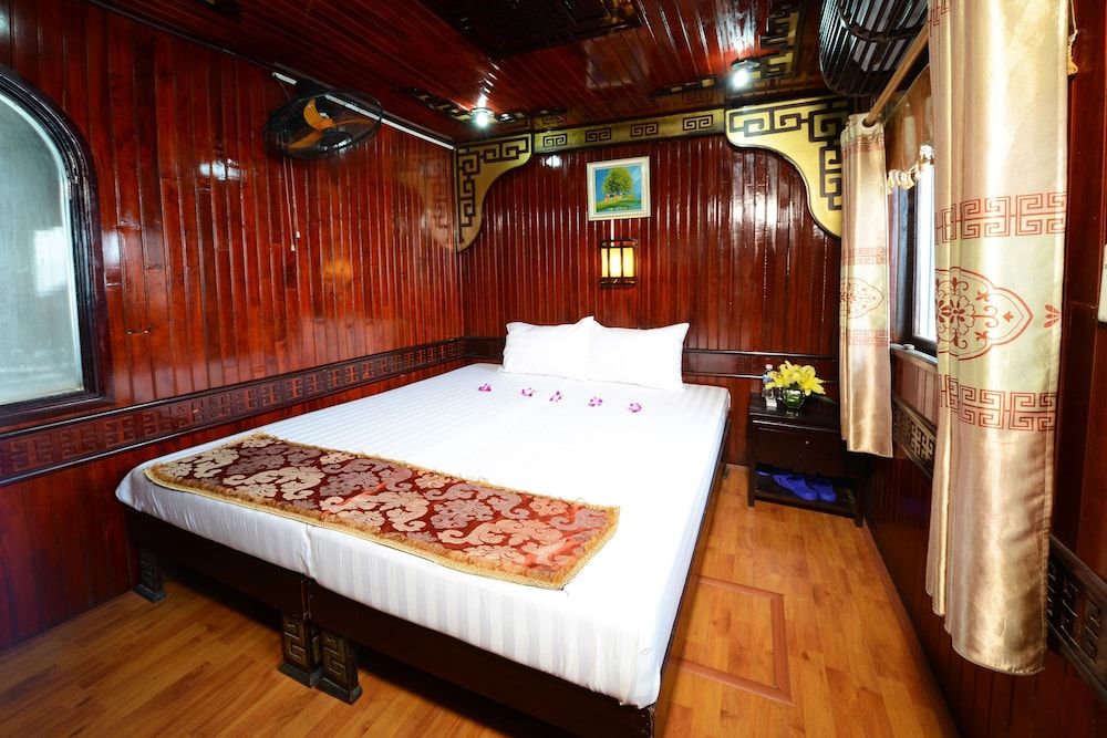 Imperial Legend Cruise Halong Deluxe Single Room 3