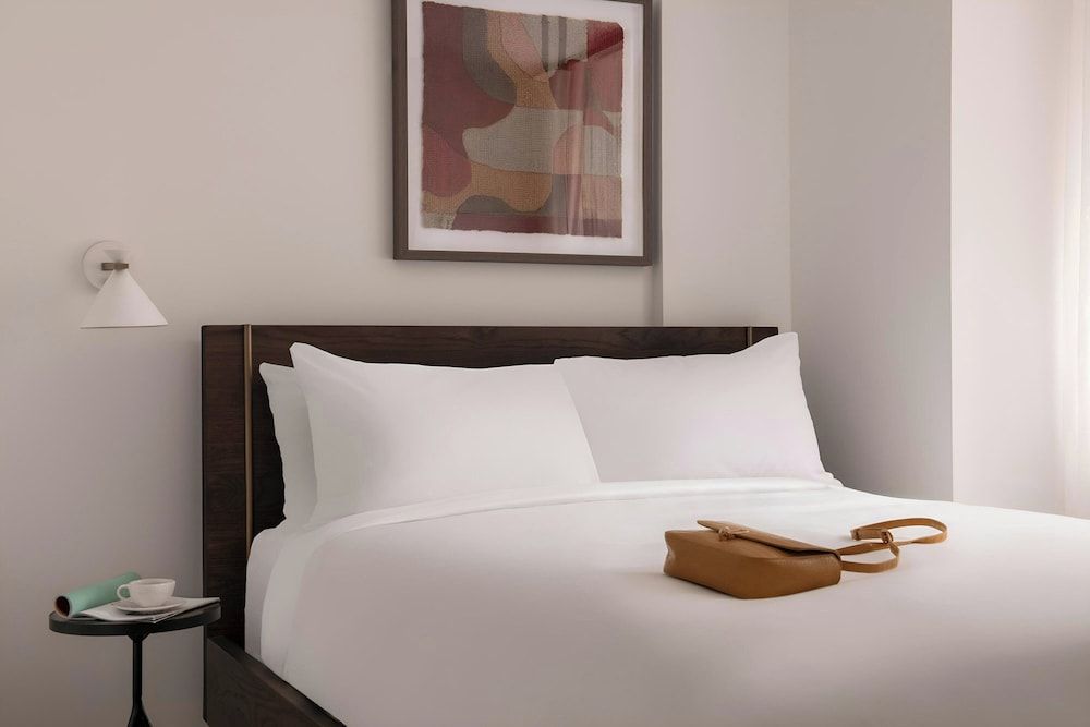 Sonder by Marriott Bonvoy Rideau Apartments Downtown Apartment, 2 Bedrooms 3