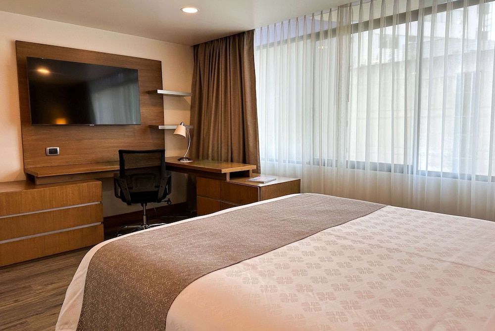 Room, 1 Queen Bed, Non Smoking (Garden Floor)