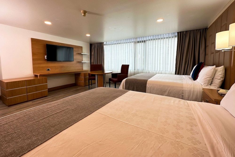 Junior Suite, 2 Queen Beds, Non Smoking