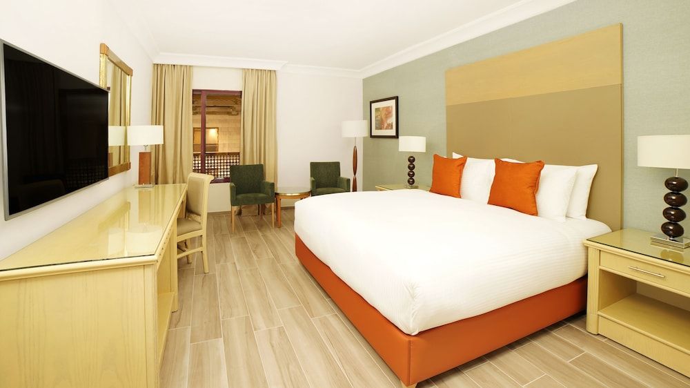 Mövenpick Resort Petra Classic Room, 1 King Bed 2