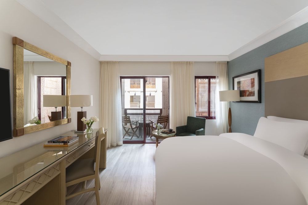 Mövenpick Resort Petra Classic Room, 1 King Bed 4