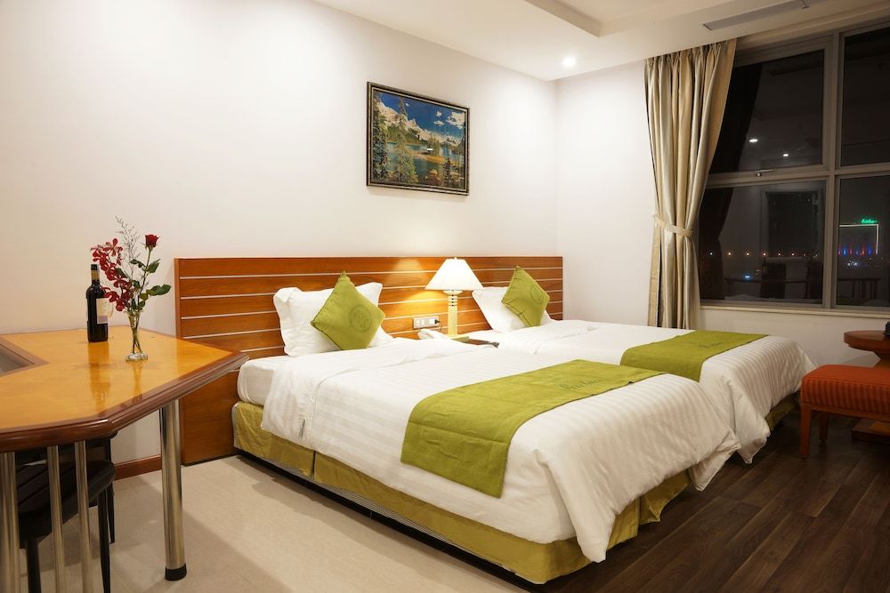Deluxe Double Room, 1 Queen Bed, City View, Corner