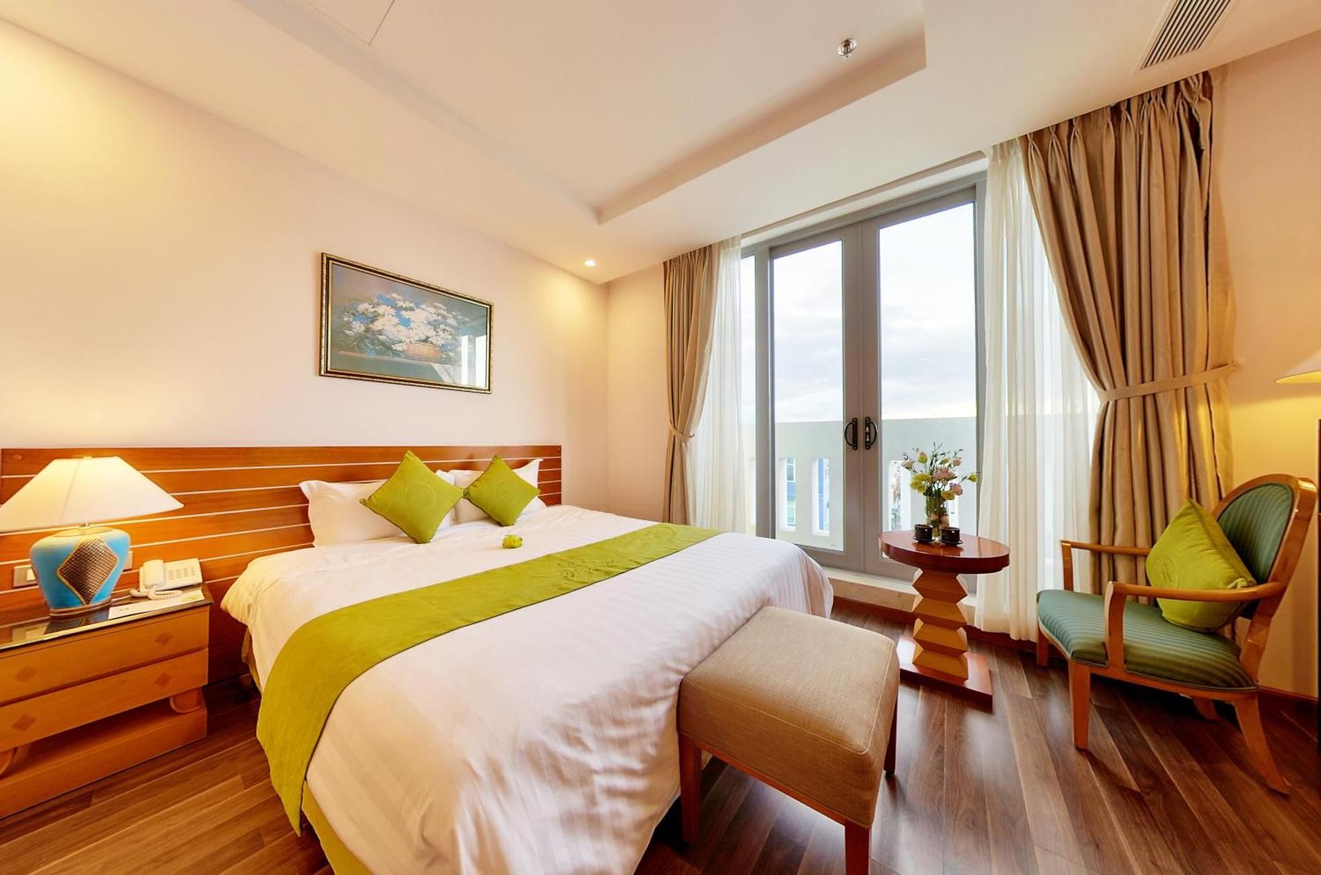 Studio Apartment with Balcony