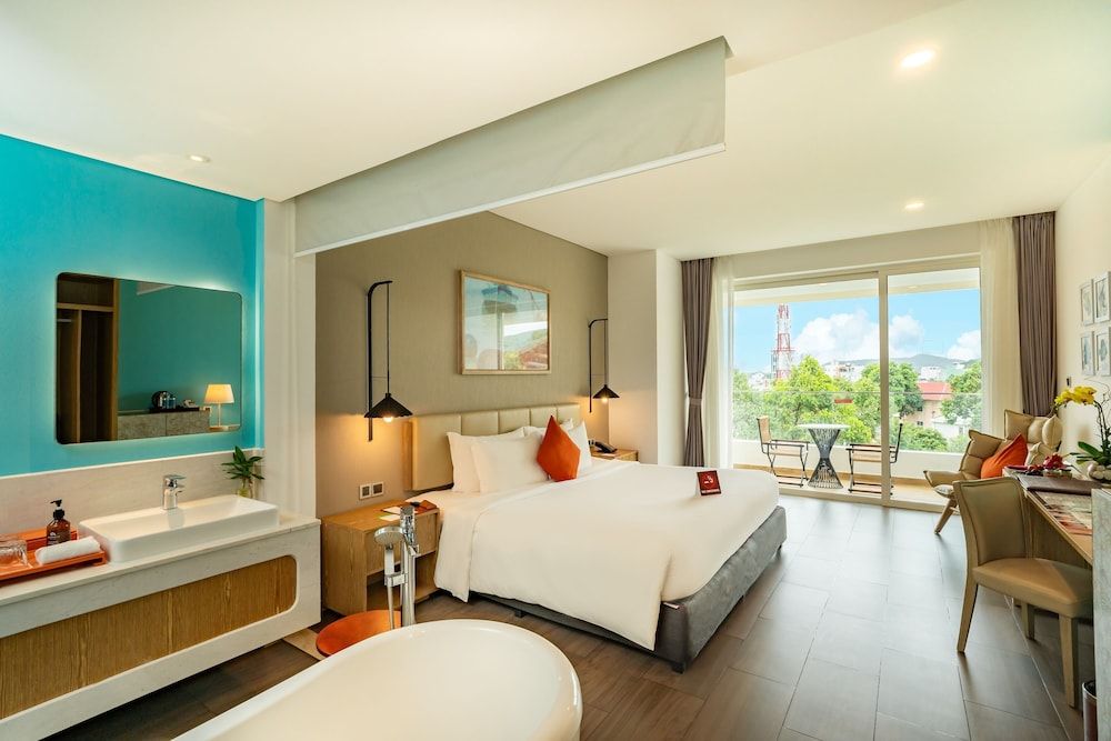 Premium Double Room, City View