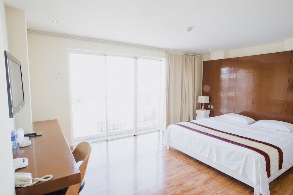Thu Do Hotel Da Nang Deluxe Room, 1 Double Bed, City View 4
