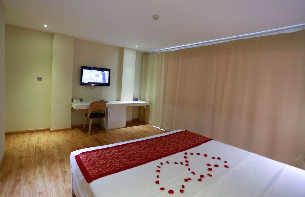 Thu Do Hotel Da Nang Deluxe Room, 1 Double Bed, City View 3